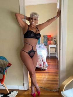 Mujeres 667097103