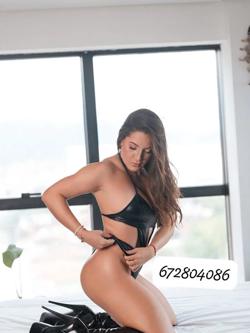 Mujeres 672804086