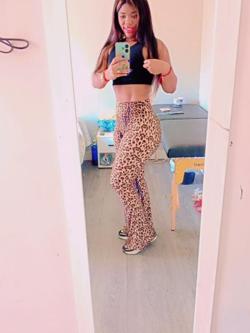 Mujeres 631399497