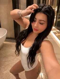 Mujeres 613804054