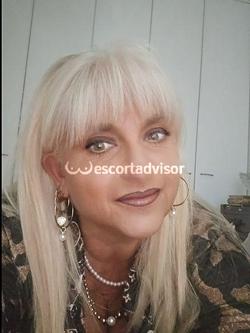 Escort 3895683411
