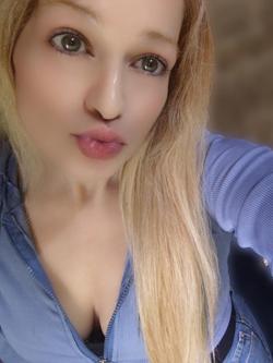 Mujeres 697123246