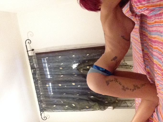 Escort 3888024420