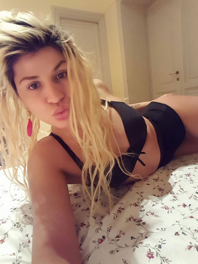 Escort 3278799546