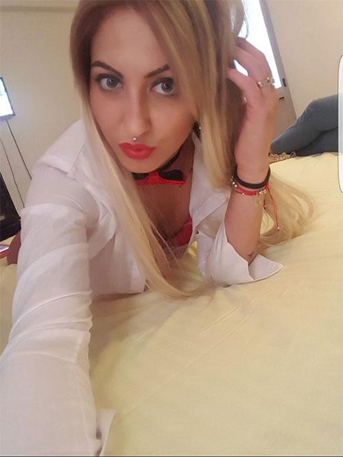 Escort 3885845525