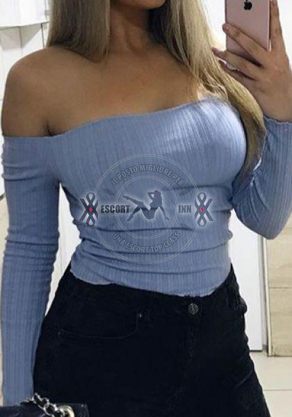 Escort 3889966992