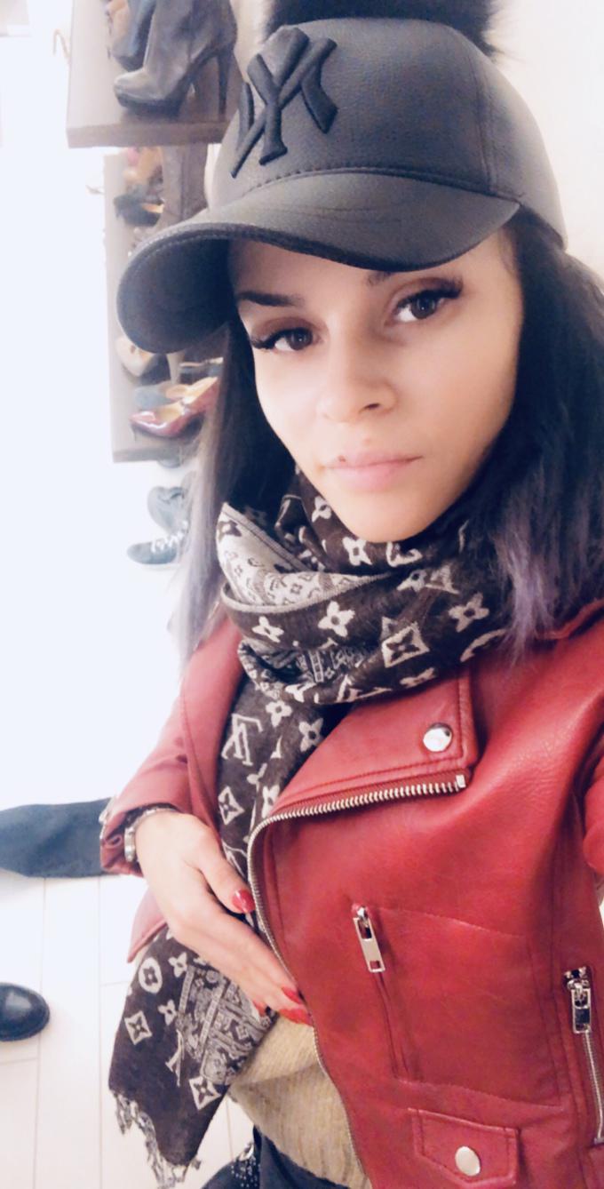 Escort 3894455136