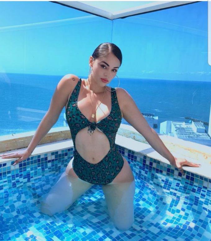 Escort 3470569376