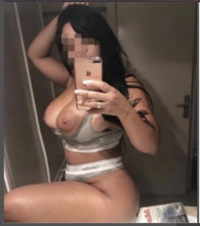 Escort 3270639430