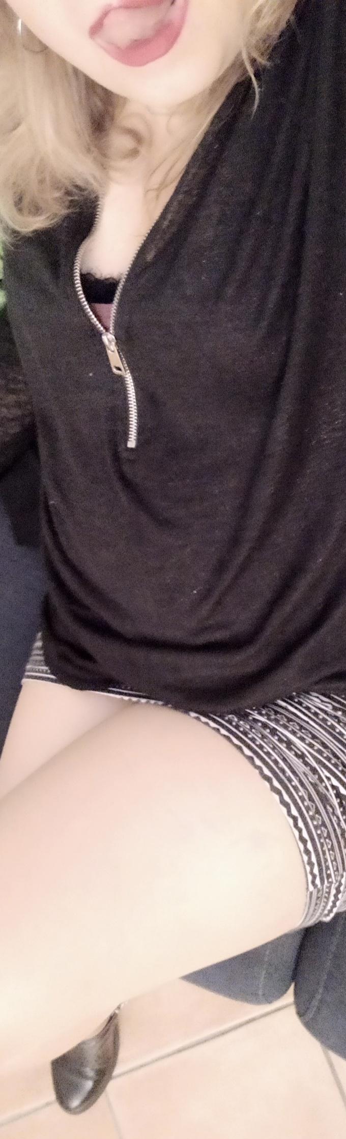 Escort 3920689602