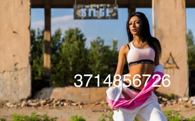 Escort 3714856726