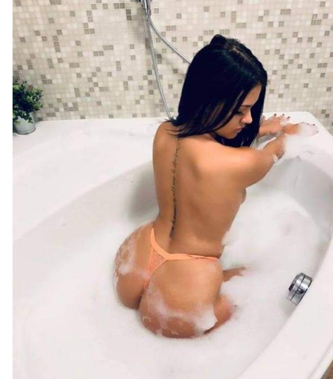 Escort 3895025439