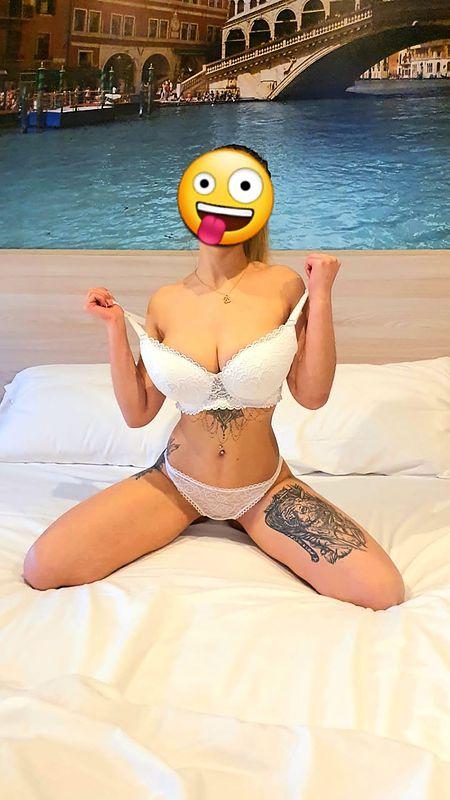 Escort 3889040468
